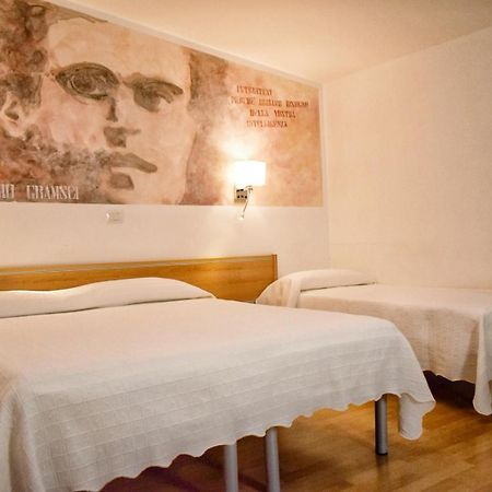 Sale Hotel Posada  Buitenkant foto